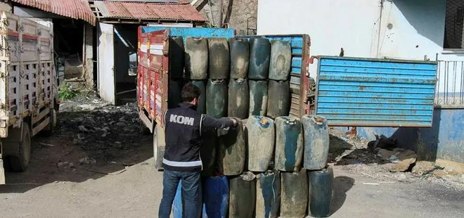 Hakkari’de kaçak sigara, akaryakıt ve çok sayıda silah ele geçirildi