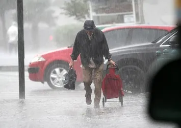 Yağışlara kısa bir mola! Meteoroloji yeni raporu paylaştı: İstanbullular o güne dikkat