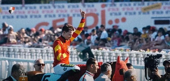 98-gazi-kosusu-yarisi-dragon-flame-isimli-safkan-jokeyi-akin-sozen-ile-kazandi-1719758507785.jpg 98. Gazi Koşusu! Yarışı Dragon Flame isimli safkan jokeyi Akın Sözen ile kazandı - 1