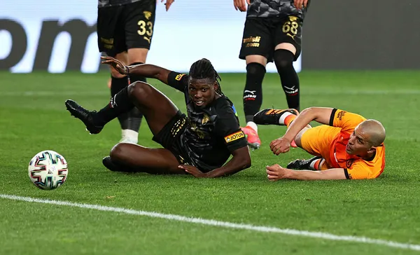 Cimbom şampiyonluğu istiyor! Göztepe 1-3 Galatasaray MAÇ SONUCU-ÖZET