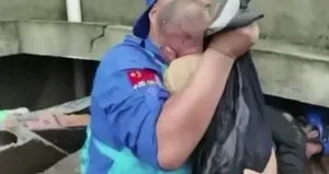 24 saat sonra sağ olarak kurtarıldı