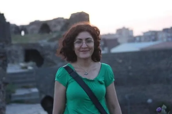 CHP'nin gazetecisi terörist Nagihan Akarsel'in sicili kabarık çıktı! Eğitimini Duran Kalkan'dan almış - 1