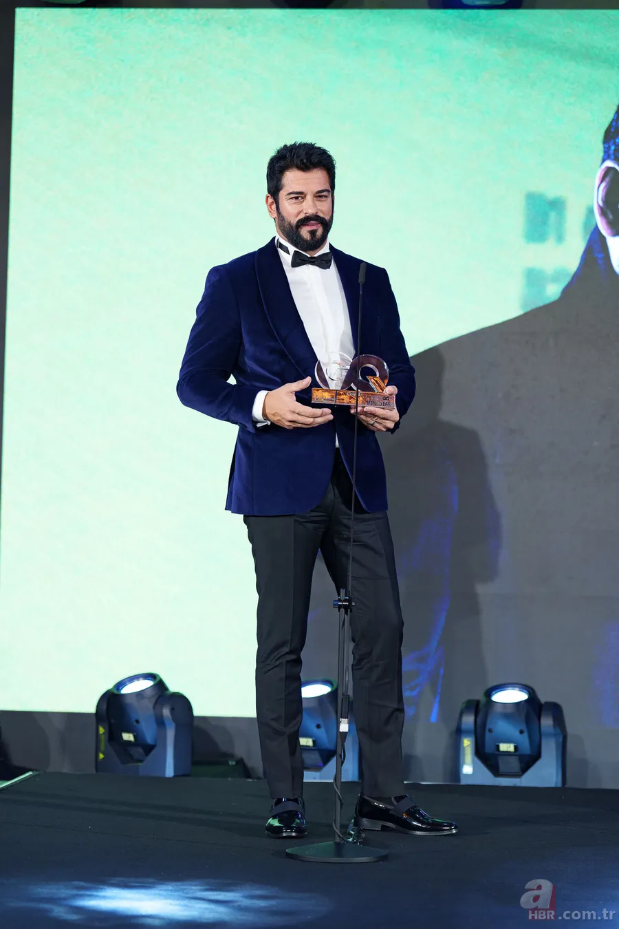 GQ Türkiye Men Of The Year’da şıklık yarışı! Sahneye damga vurdular 8