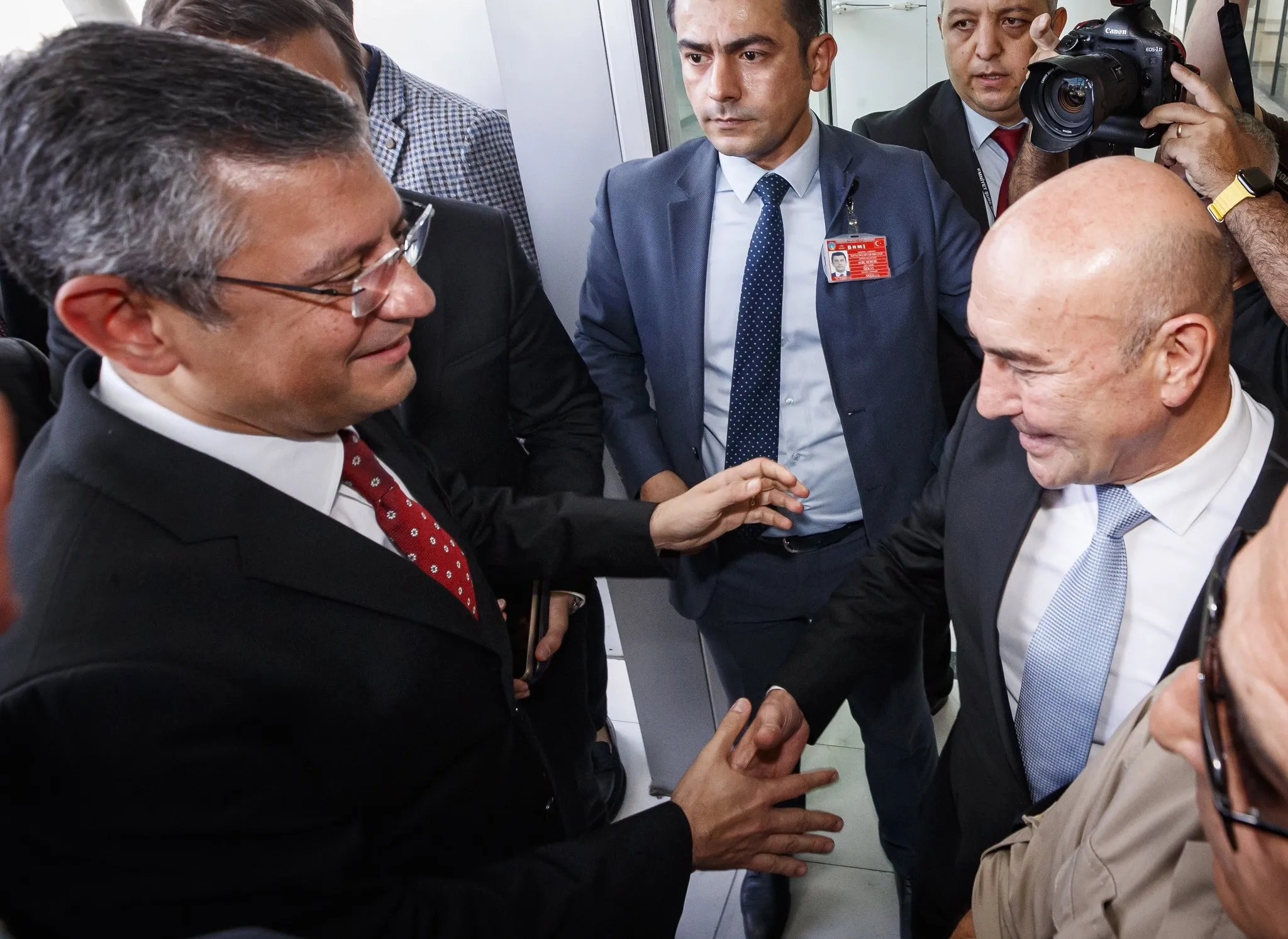 CHP'de büyük sürpriz! İzmir'de Cemil Tugay yerine Tunç Soyer'in adaylığı gündemde! DEM baskısı sonrası apar topar Ankara'ya çağrıldı...