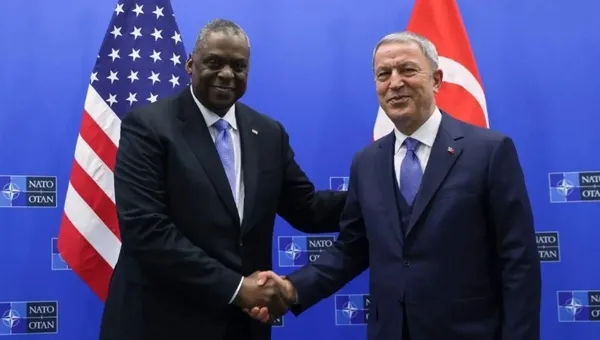 son-dakika-milli-savunma-bakani-hulusi-akar-abdli-mevkidasi-lloyd-austin-ile-gorustu-1669840777218.jpg Milli Savunma Bakanı Hulusi Akar ABD'li mevkidaşı Lloyd Austin ile görüştü: "Mücadele hakkımız! Tek hedef teröristler" - 3