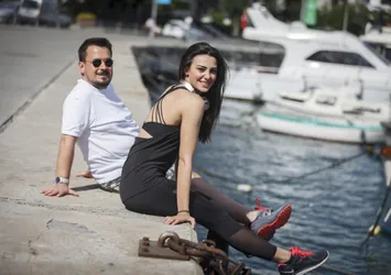 Topçu da popçu da Tuvana Türkay'ın peşinde!
