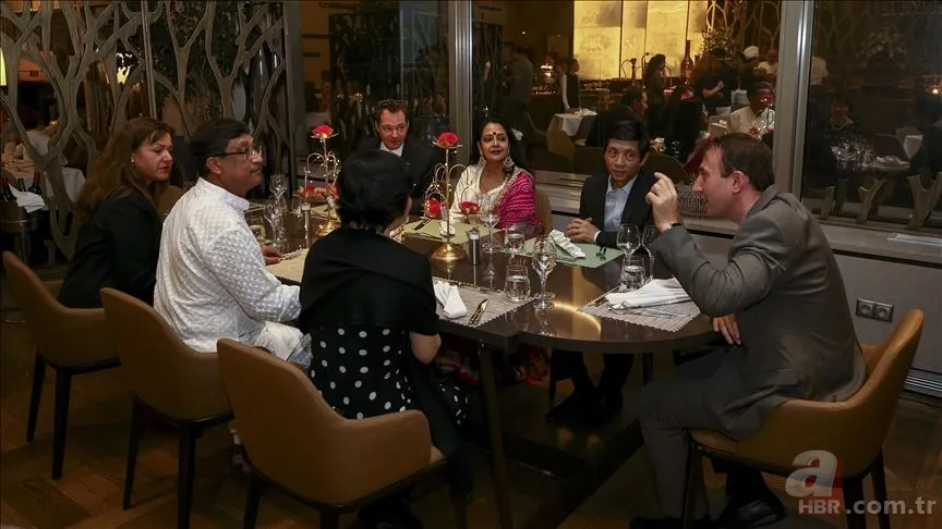 Tabağı bitirmek ayıp sayılıyor! Dünyanın en şaşırtıcı sofra kuralları 4