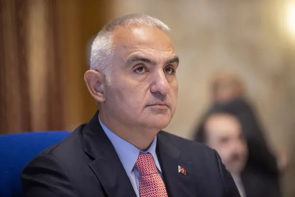 Bakan rakam verdi! Yabancı turist sayısında rekor