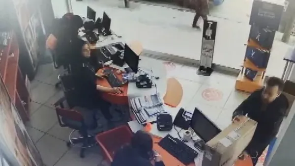 1651831976197.jpg Kargo teslimat kodunu paylaştı olanlar oldu! 100 bin liralık bilgisayarı böyle çalındı - 1