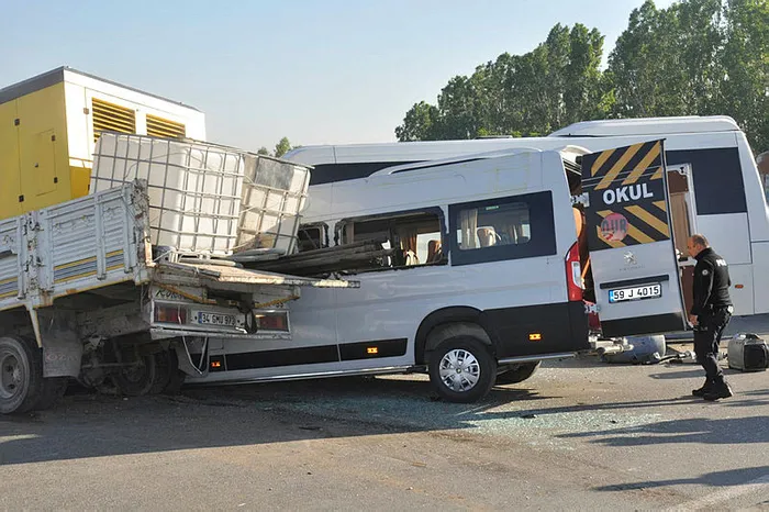 Tekirdağ'da feci kaza! 18 işçi yaralandı - 4