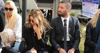 Sinem Kobal ve Arda Turan’ın evlilik oyunu bitti