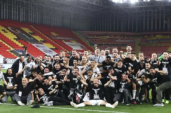 Galatasaray’ın PSV maçı ilk 11’ini Fatih Terim canlı yayında açıkladı! Ghezzal ve Morutan Cimbom’a gelecek mi?