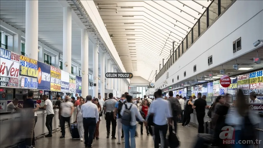 Bayram öncesi yolculara müjde! Bakan Uraloğlu duyurdu: Otobüslere ek sefer imkanı 3