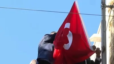 Halep Konsolosluğu’na Türk bayrağı çekildi