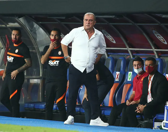 Galatasaray Teknik Direktörü Fatih Terim St. Johnstone maçı sonrasında konuştu: Değişeceğiz değiştireceğiz...
