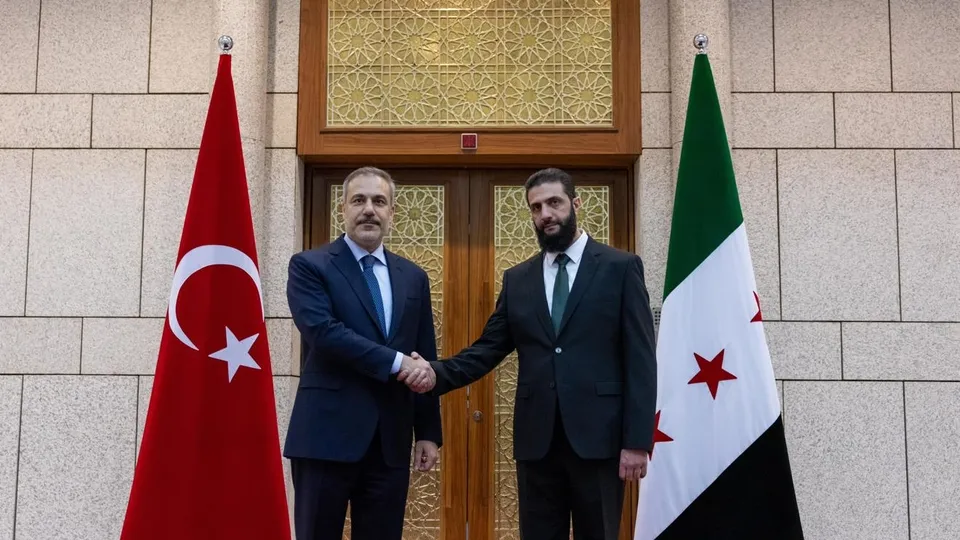 Dışişleri Bakanı Hakan Fidan Şam’da! Ahmed eş-Şera ile bir araya geldi