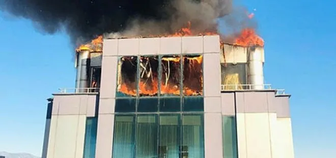 Son dakika: Antalya’da iş merkezinde yangın! Alevlere teslim oldu
