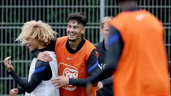 hollanda-u19-takiminda-skandal-otele-kadin-cagiran-futbolcular-kadro-disi-1631073145407.jpeg Hollanda U19 takımında skandal! Otele kadın çağıran futbolcular kadro dışı - 1