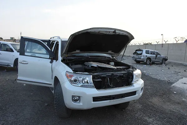 Kabil hurdalığa döndü! Otomobillerini bırakıp kaçmaya çalıştılar yağmacılar iç donanımları bile söktü - 3