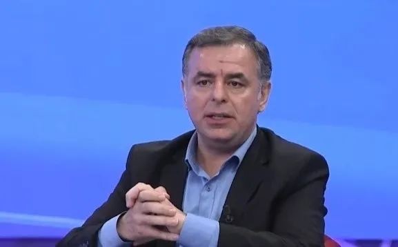 iyi-partililer-adayimiz-aksener-demeye-basladi-lutfu-turkkan-bu-turkiye-hayal-edin-1666118966840.jpg İYİ Partililer 'Adayımız Akşener' demeye başladı! Kulisler alevlendi: "Partiyi kaybetmemek için masayı dağıtmayı göze aldı" - 4