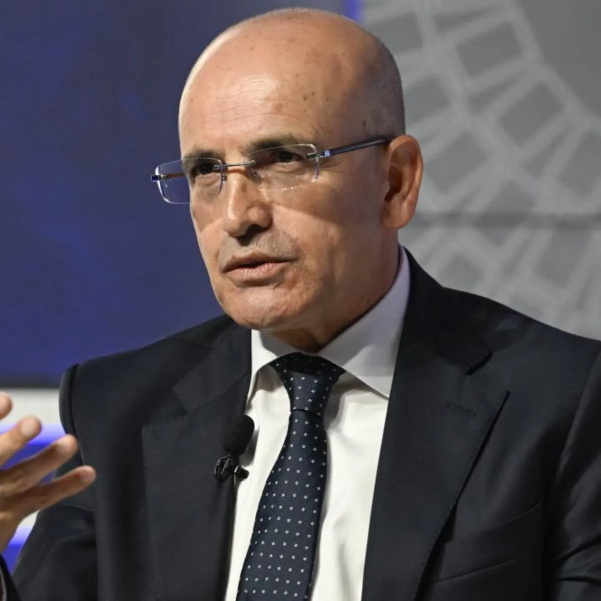 Bakan Şimşek: Enflasyondaki yükselişin geçici olduğunu değerlendiriyoruz