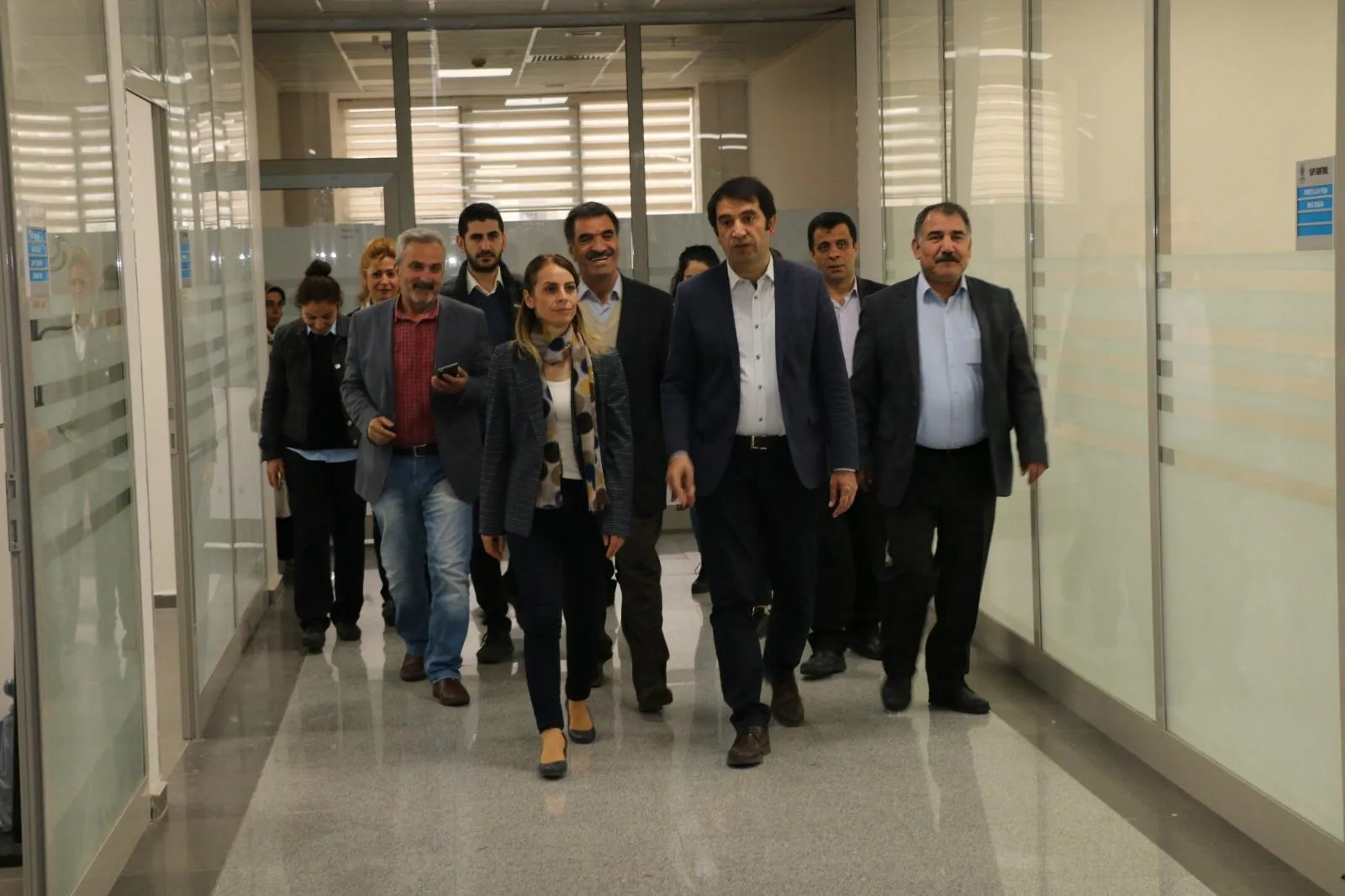 KHK ile ihraç edilen HDP’liler belediyelerde cirit atıyor