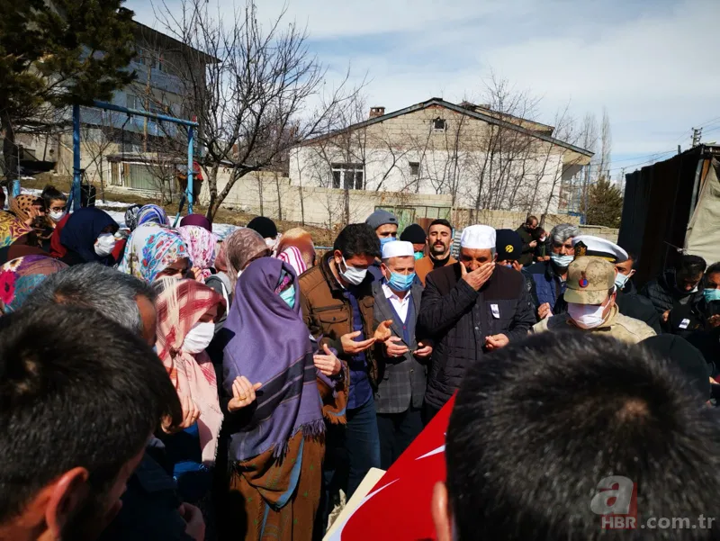 Bitlis şehitlerine veda! Gözyaşları sel oldu 18