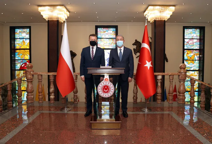 Son dakika: Milli Savunma Bakanı Hulusi Akar ile görüşen Polonyalı Bakan Blaszczak: SİHA’ların büyük katkısı olacak