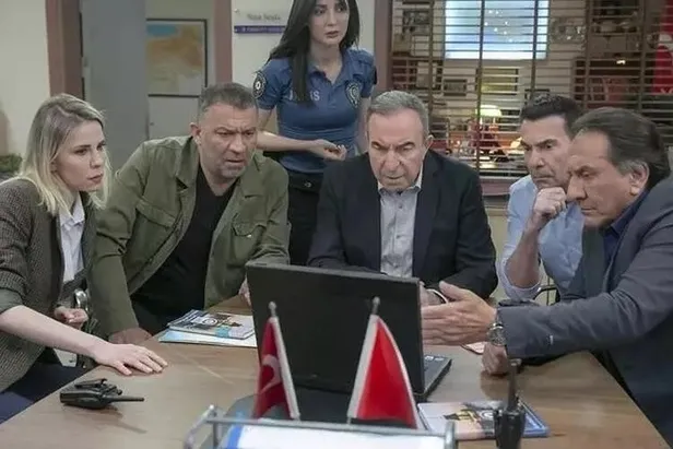 Fenomen dizi için flaş iddia... Arka Sokaklar 17. sezon ne zaman başlayacak? Arka Sokaklar yeni sezon tarihi açıklandı mı, bugün var mı? - 2