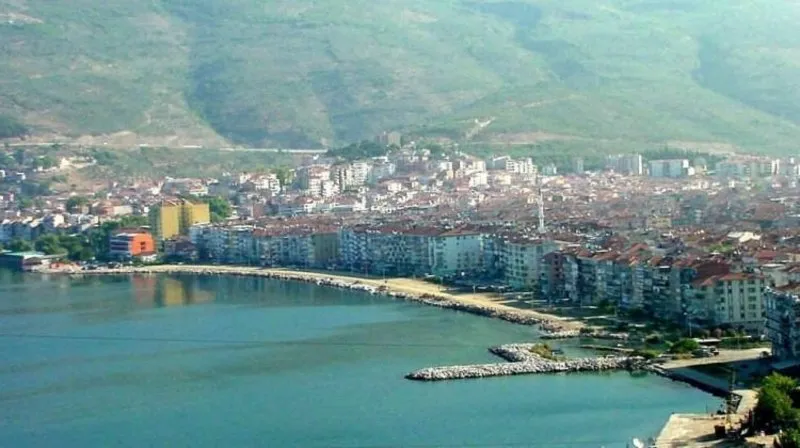 Khk Ya Girdi Bursa Nin Gemlik Ilcesi Tasiniyor A Haber Son Dakika Gundem Haberleri