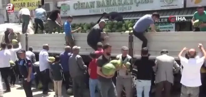 Ahlatlı çiftçi 30 ton karpuz dağıttı