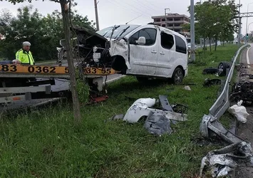 Samsun'da korkunç kaza! Bariyerlere çarparak takla attı paramparça oldu: 1'i ağır 2 yaralı
