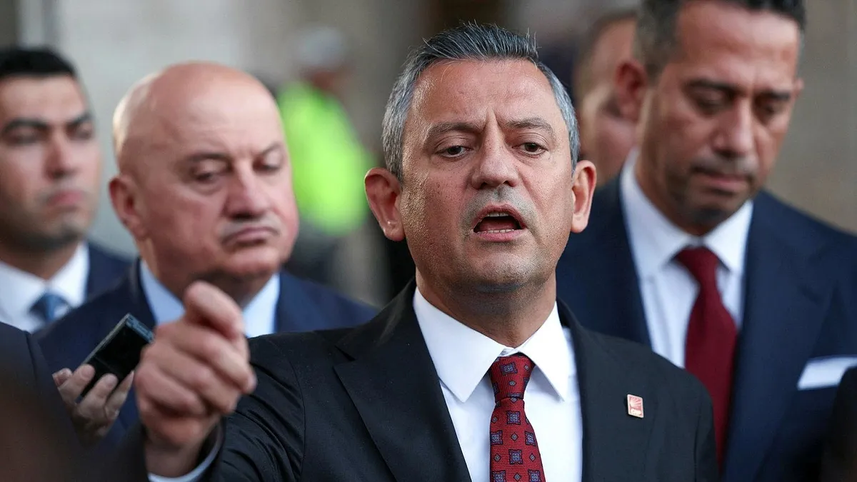 Özel'den Kılıçdaroğlu destekçilerine tepki: Bu kişiler CHP'li değil