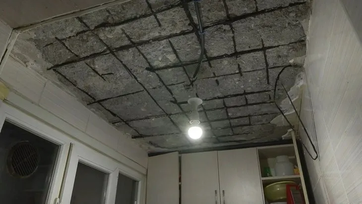Tavan betonu döküldü; midye kabukları ortaya çıktı! İstanbul’da korkutan görüntü