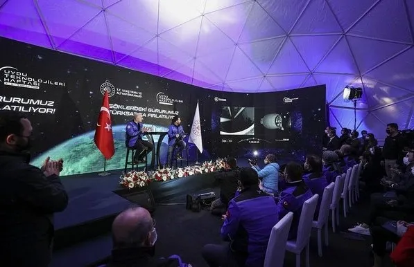 Halk TV sunucusu Özlem Gürses bu kez de Türksat 5A uydusuna saldırdı!