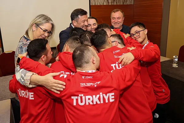 cumhur-ittifaki-izmir-adayi-hamza-dag-dunya-ikincisi-ozel-sporcularla-bulustu-kendi-evlatlarimiz-gibi-1711565891379.jpg Cumhur İttifakı İzmir adayı Hamza Dağ dünya ikincisi özel sporcularla buluştu: Kendi evlatlarımız gibi...