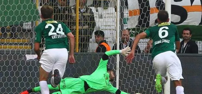 Üst üste 5 penaltı kurtaran Harun tarihe geçti!