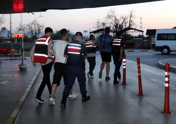 FETÖ’cü 3 hain Sakız Adası’na kaçmaya çalışırken yakalandı