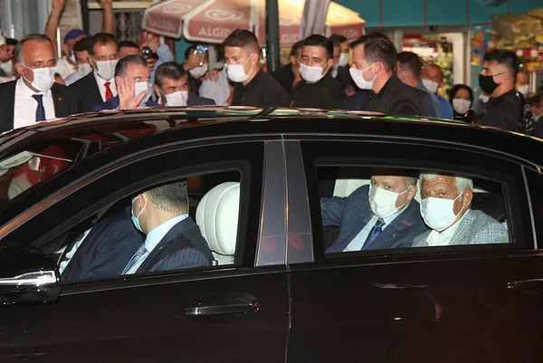 Son dakika: Başkan Erdoğan Rize'deki baba ocağına gitti - 1