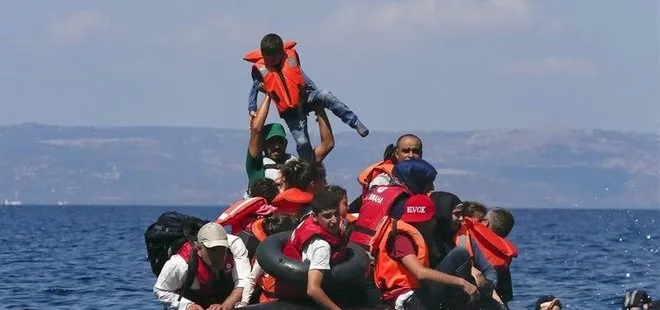 Ege’de göçmenleri taşıyan bot battı