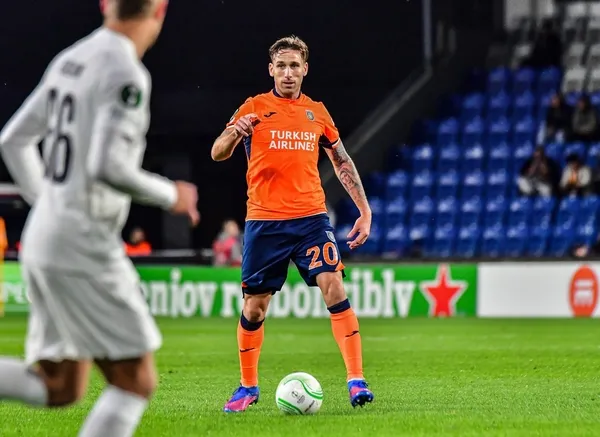 uefa-avrupa-konferans-liginde-basaksehir-rfsyi-3-0-yenerek-gruptan-cikmayi-garantiledi-1665687329836.jpg UEFA Avrupa Konferans Ligi'nde Başakşehir RFS'yi 3-0 yenerek gruptan çıkmayı garantiledi - 1