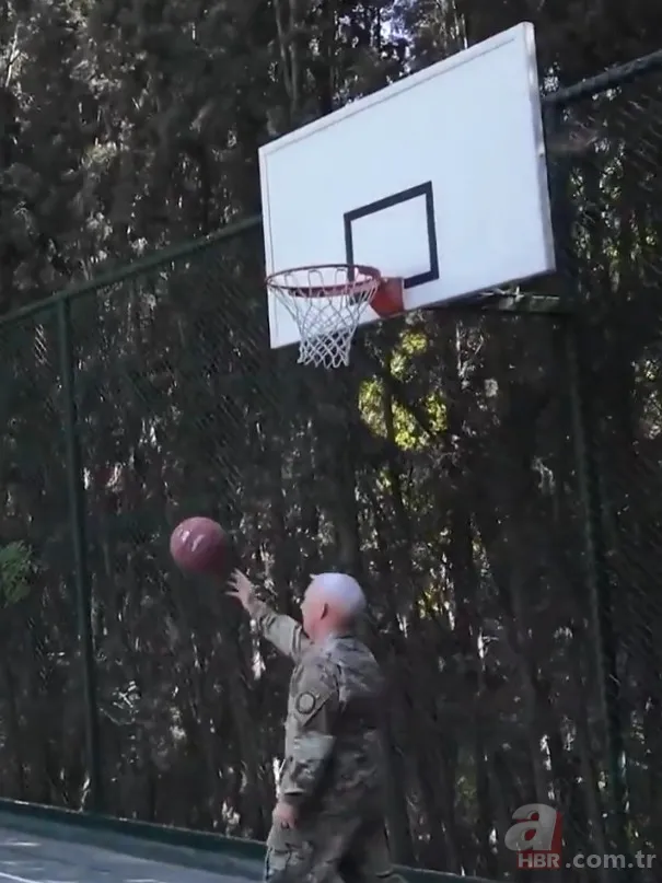 Suriye lideri Şara CENTCOM Komutanı Cooper ile basketbol oynadı 7