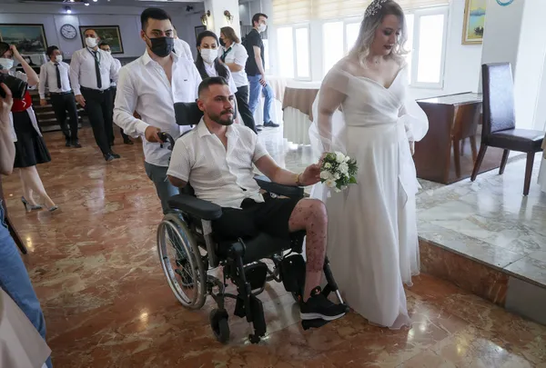 1625986439462.jpg Gazi İbrahim Yüzer'den duygulandıran sözler: Benim sağ kolum sağ bacağım artık eşim - 2