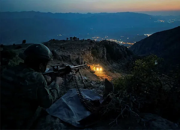 msb-son-verileri-acikladi-son-bir-haftada-33-pkkli-terorist-etkisiz-hale-getirildi-1699524371423.jpg MSB son verileri açıkladı: Son bir haftada 33 PKK'lı terörist etkisiz hale getirildi - 3