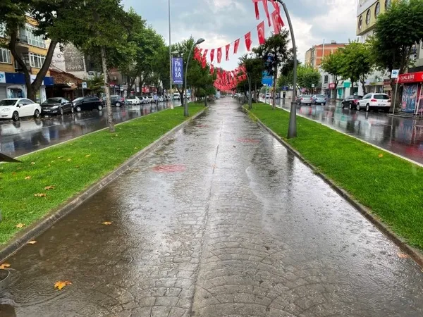 1626925143848.jpg 22 Temmuz İstanbul, İzmir, Ankara hava durumu: Bugün hava nasıl olacak? O illerde yaşayanlar dikkat: Sarı ve turuncu kodlu uyarı - 4