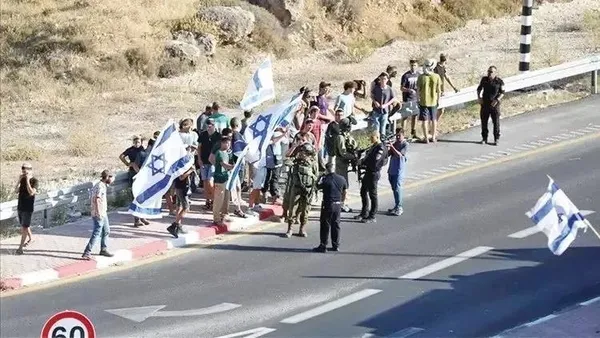 1700545392747.jpeg Batı Şeria'da Yahudi yerleşimci terörü! Sokaklarda uzun namlulu silahlarla geziyorlar - 5