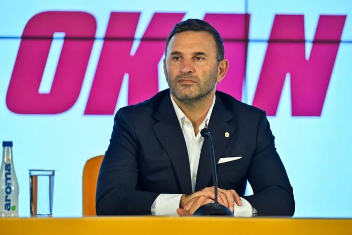 Galatasaray, Okan Buruk ile sözleşme imzaladı! Ahaber.com.tr sordu Buruk ve Özbek cevapladı | Çarpıcı Mourinho ve Michy Batshuayi sözleri - 7