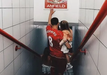 Steven Gerrard futbolu bıraktığını açıkladı