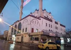 Tokat’taki deprem nedeniyle Sivas’taki bir caminin dışında hasar oluştu