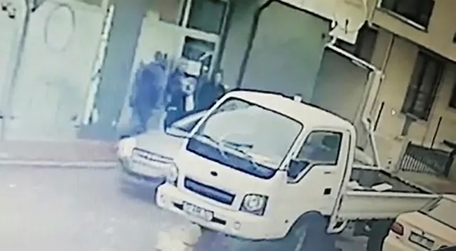 Çanakkale'de bir kız çocuğu ile 4 kadını elle taciz eden apartman görevlisi yakalandı - 4